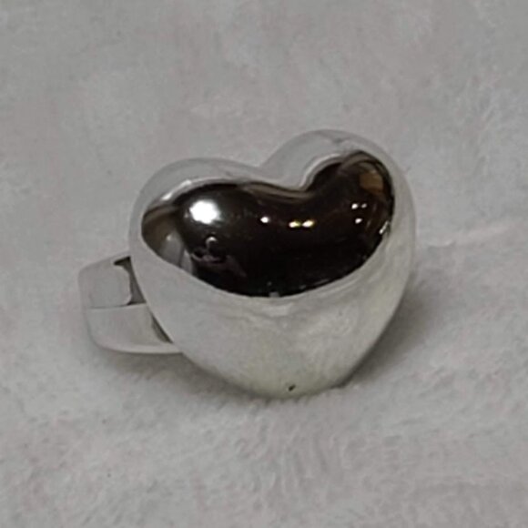 Vintage Puffy Chunky Heart Ring Silver Plastic Toy Jewelry - Picture 2 of 8